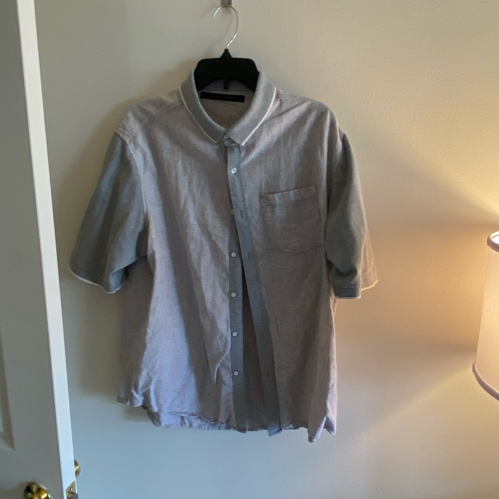 Fitted causal button down tshirt